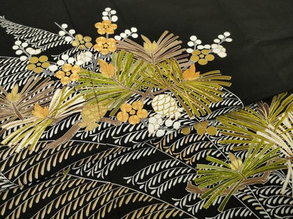 平和屋着物●創業460年・千總　黒留袖　刺繍　松　金糸　正絹　逸品　AABK4496ck