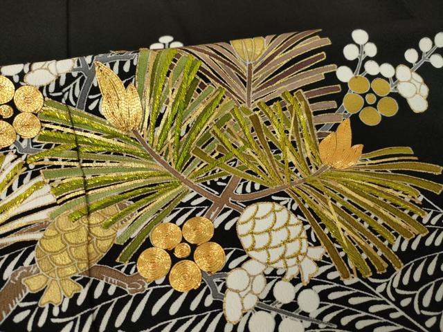 平和屋着物●創業460年・千總　黒留袖　刺繍　松　金糸　正絹　逸品　AABK4496ck