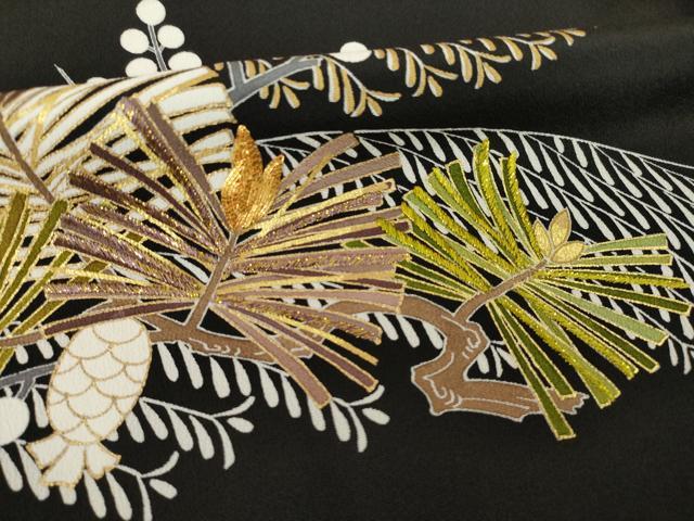 平和屋着物●創業460年・千總　黒留袖　刺繍　松　金糸　正絹　逸品　AABK4496ck