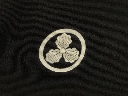 平和屋着物●創業460年・千總　黒留袖　刺繍　松　金糸　正絹　逸品　AABK4496ck