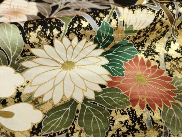 平和屋着物●豪華振袖　駒刺繍　草花文　黒地　金彩　正絹　逸品　AABK4512ck