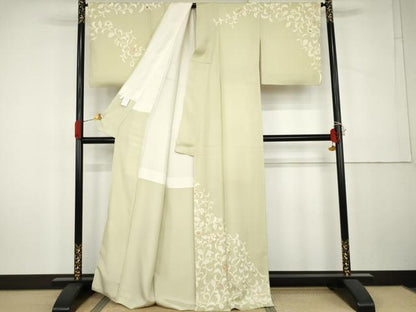 平和屋着物●訪問着　駒刺繍　花唐草文　金彩　正絹　逸品　AABK4572cs