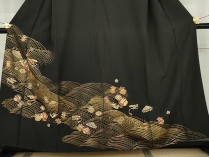 平和屋着物▼豪華黒留袖　駒刺繍　宝尽くし　金彩　正絹　逸品　AABK4606cs