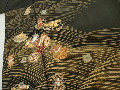 平和屋着物▼豪華黒留袖　駒刺繍　宝尽くし　金彩　正絹　逸品　AABK4606cs
