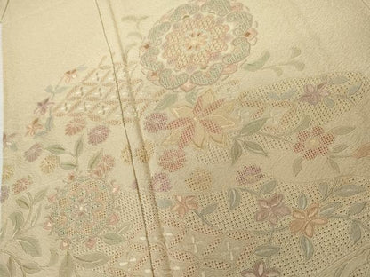 平和屋着物●中国三大刺繍　スワトウ刺繍　汕頭刺繍　総刺繍　訪問着　正倉院花唐草文　正絹　逸品　未使用　AABK4638cs