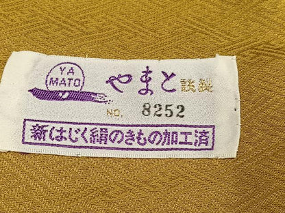 平和屋着物●上質な色無地　草花地紋　山吹茶色　やまと誂製　正絹　逸品　AABK5214ph