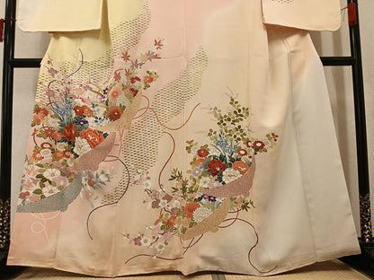 平和屋着物●創業460年・千總　訪問着　駒刺繍　草花文　暈し染め　金彩　松坂屋扱い　正絹　逸品　AABK5221ph