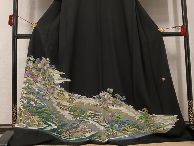 平和屋着物●豪華黒留袖　友禅　作家物　草花文　暈し染め　正絹　逸品　AABK5228ph