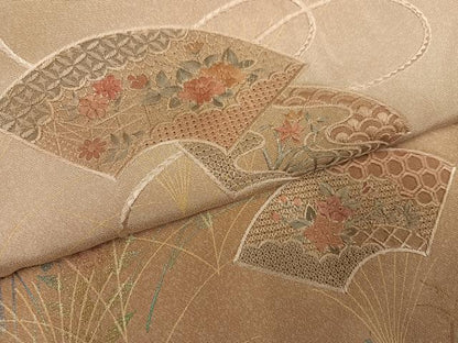 平和屋着物▼訪問着　中国三大刺繍　汕頭刺繍　スワトウ刺繍　地紙草花文　暈し染め　金彩　正絹　逸品　AABK5305ph