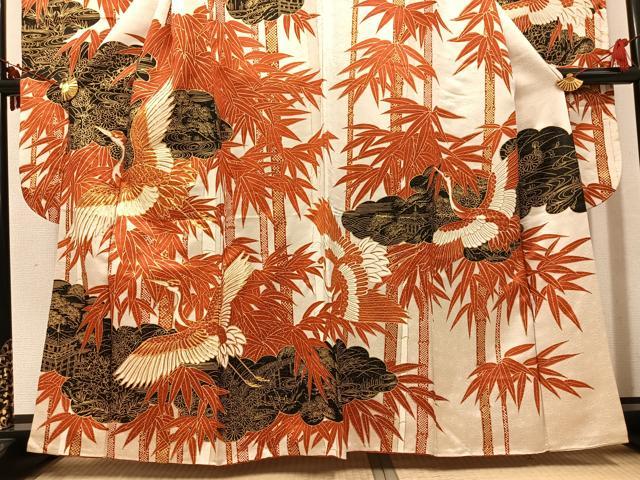 平和屋着物●豪華振袖　駒刺繍　飛鶴風景草花文　金彩　金通し地　正絹　逸品　AABK5311ph