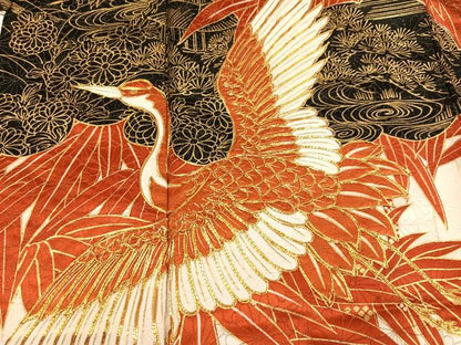 平和屋着物●豪華振袖　駒刺繍　飛鶴風景草花文　金彩　金通し地　正絹　逸品　AABK5311ph