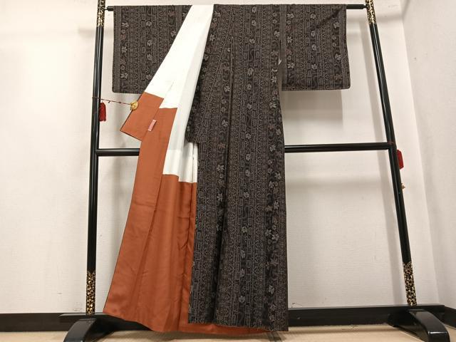 平和屋着物●本場大島紬　9マルキ　花唐草文　正絹　逸品　AABK5318ph