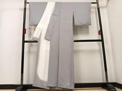 平和屋着物●京都の和装業の老舗一門　千切屋　色無地　唐草地紋　霞色　反端付き　正絹　逸品　AABK5349ph