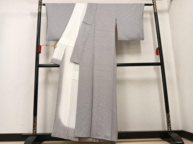 平和屋着物●京都の和装業の老舗一門　千切屋　色無地　唐草地紋　霞色　反端付き　正絹　逸品　AABK5349ph