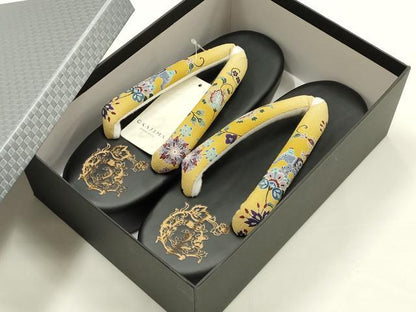 平和屋着物●岡重謹製　OKAJIMA　和装小物　下駄　桐下駄　黒　友禅柄鼻緒　象更紗　浴衣　夏着物　共箱付き　逸品　未使用　AABK5553ay
