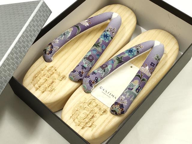 平和屋着物●岡重謹製　OKAJIMA　和装小物　下駄　桐下駄　白木　友禅柄鼻緒　象更紗　浴衣　夏着物　共箱付き　逸品　未使用　AABK5556ay