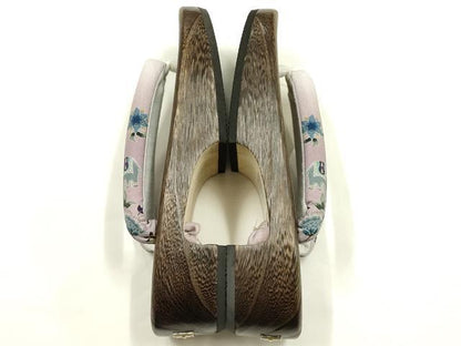 平和屋着物●岡重謹製　OKAJIMA　和装小物　下駄　桐下駄　茶　友禅柄鼻緒　象更紗　浴衣　夏着物　共箱付き　逸品　未使用　AABK5563ay