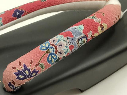 平和屋着物●岡重謹製　OKAJIMA　和装小物　下駄　桐下駄　黒　友禅柄鼻緒　象更紗　浴衣　夏着物　共箱付き　逸品　未使用　AABK5565ay