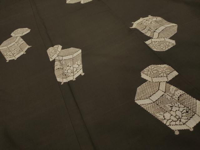 平和屋着物■本場大島紬　9マルキ　地空き　貝桶花文　黒地　正絹　逸品　AABK5644sx