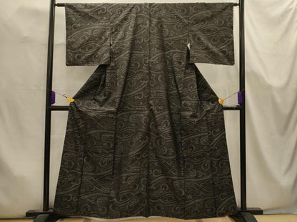 平和屋着物■本場大島紬　流水草花文　黒地　正絹　逸品　AABK5676sx
