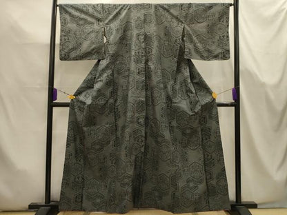平和屋着物■本場大島紬　7マルキ　亀甲花文　正絹　逸品　AABK5677sx