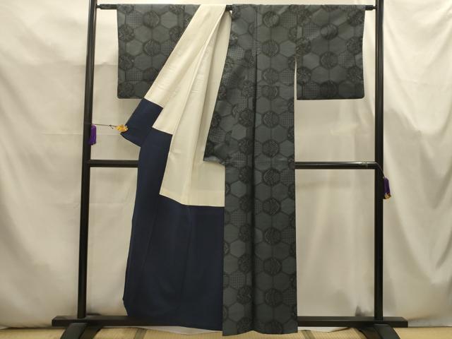 平和屋着物■本場大島紬　亀甲花文　正絹　逸品　AABK5716sx