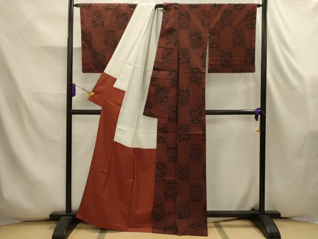 平和屋着物■本場大島紬 7マルキ 市松花文 証紙付き 正絹 逸品 AABK5799sx