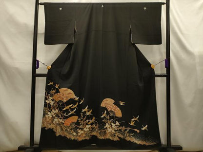 平和屋着物■豪華黒留袖　駒刺繍　扇面飛鶴花文　金彩　正絹　逸品　AABK5846sx