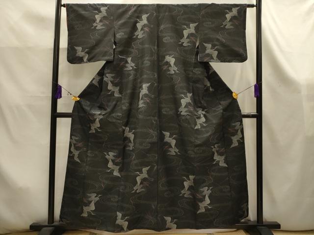 平和屋着物■上質な紬　流水飛鳥文　黒地　正絹　逸品　AABK5944sx