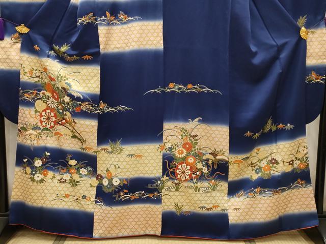 平和屋着物■豪華振袖　松竹梅舞蝶花車文　暈し染め　金彩　正絹　逸品　AABK6030sx