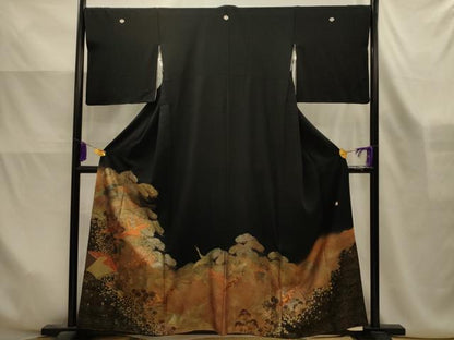 平和屋着物■豪華黒留袖　作家物　駒刺繍　飛鶴浜松文　金銀彩　正絹　逸品　AABK6161sx