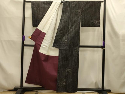 平和屋着物■上質な紬　枝花文　黒地　正絹　逸品　AABK6196sx