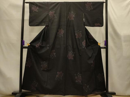 平和屋着物■上質な紬　楓文　黒地　正絹　逸品　AABK6199sx