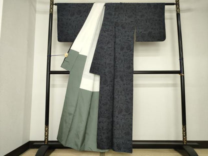平和屋着物●本場結城紬　重要無形文化財　100亀甲　花唐草文　正絹　逸品　AABK6219ck