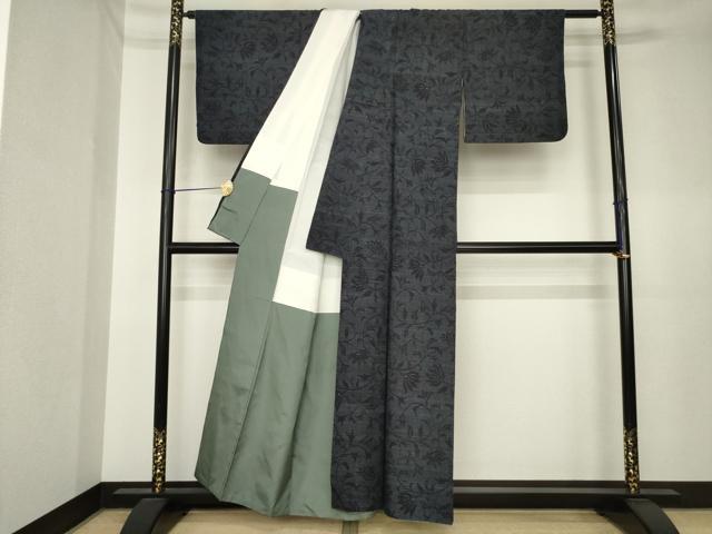 平和屋着物●本場結城紬　重要無形文化財　100亀甲　花唐草文　正絹　逸品　AABK6219ck