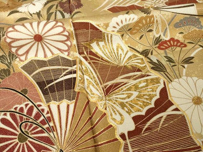 平和屋着物●豪華振袖　駒刺繍　扇面花蝶文　暈し染め　金彩　金通し地　正絹　逸品　AABK6240ck