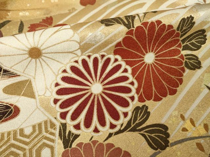 平和屋着物●豪華振袖　駒刺繍　扇面花蝶文　暈し染め　金彩　金通し地　正絹　逸品　AABK6240ck