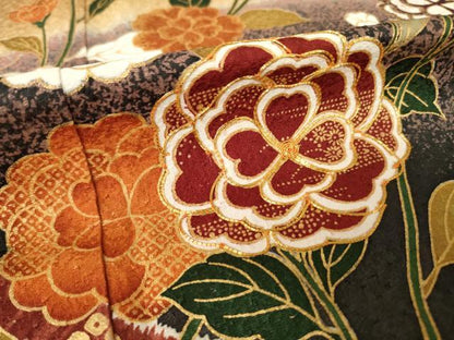 平和屋着物●豪華振袖　駒刺繍　花蝶籬文　暈し染め　金彩　ロング丈　正絹　逸品　AABK6291ck