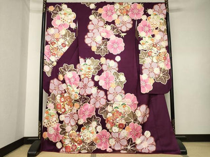 平和屋着物●豪華振袖　駒刺繍　舞花文　金彩　ロング丈　正絹　逸品　AABK6294ck