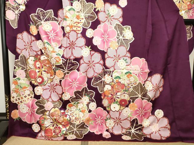平和屋着物●豪華振袖　駒刺繍　舞花文　金彩　ロング丈　正絹　逸品　AABK6294ck
