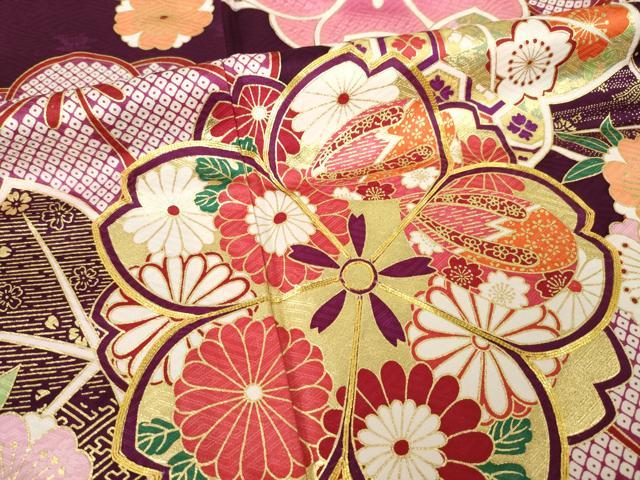 平和屋着物●豪華振袖　駒刺繍　舞花文　金彩　ロング丈　正絹　逸品　AABK6294ck