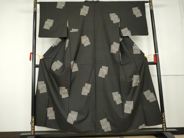 平和屋着物●本場大島紬　9マルキ　地空き　色紙重ね文　黒地　正絹　逸品　AABK6323cs