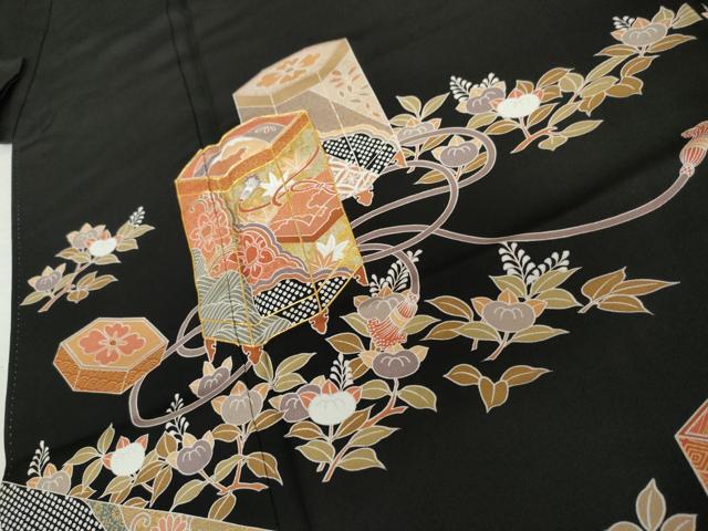 平和屋着物●豪華黒留袖　駒刺繍　貝桶花宝尽くし　金彩　三越扱い　正絹　逸品　AABK6348cs