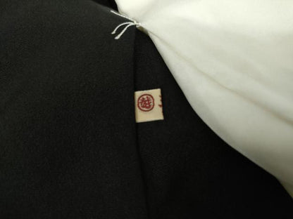 平和屋着物●豪華黒留袖　駒刺繍　貝桶花宝尽くし　金彩　三越扱い　正絹　逸品　AABK6348cs
