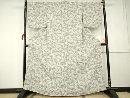 平和屋着物●上質な小紋　型染め　舞蝶文　鬼しぼ縮緬　正絹　逸品　AABK6389cs