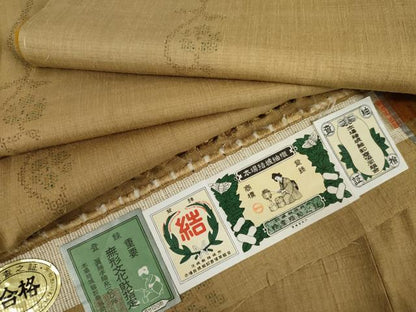 平和屋着物●本場結城紬　重要無形文化財　100亀甲　飛び亀甲　花唐草間道　奥順謹製　証紙付き　正絹　逸品　未使用　AABK6409cs