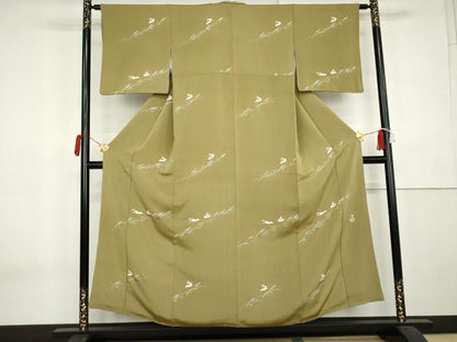 平和屋着物●人形作家・ホリヒロシ　小紋　薄に跳び兎　金銀彩　鬼しぼ縮緬　正絹　逸品　AABK6423cs