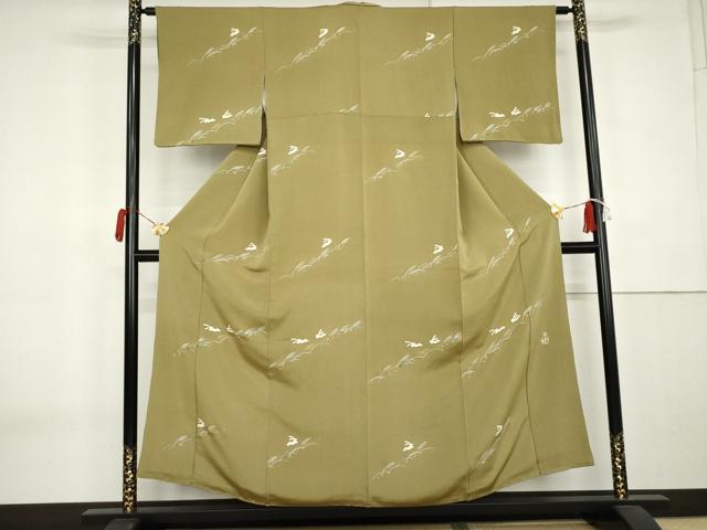 平和屋着物●人形作家・ホリヒロシ　小紋　薄に跳び兎　金銀彩　鬼しぼ縮緬　正絹　逸品　AABK6423cs
