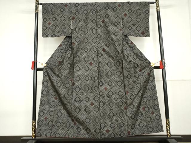 平和屋着物●本場大島紬　花菱文　黒地　正絹　逸品　AABK6428cs