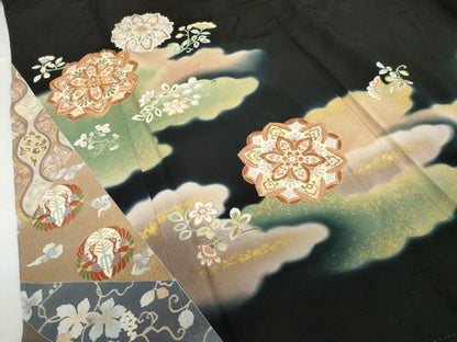 平和屋着物●豪華黒留袖　作家物　駒刺繍　正倉院花文　暈し染め　金彩　正絹　逸品　AABK6445cs